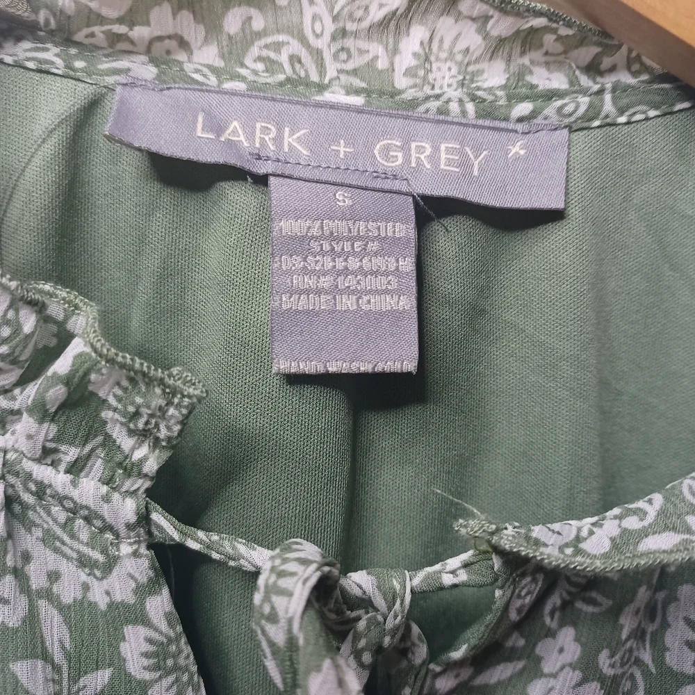 Lark+Grey stylish black